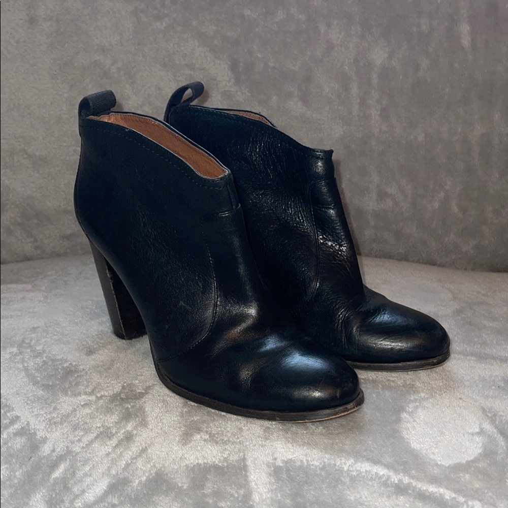 Louise et Cie Black Leather Ankle Booties